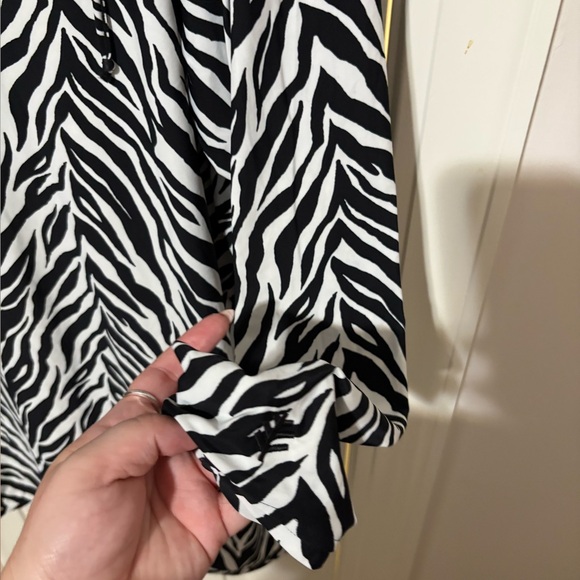 EUC Zebra Print Long Sleeve hooded coverup COOLIBAR - Picture 5 of 7